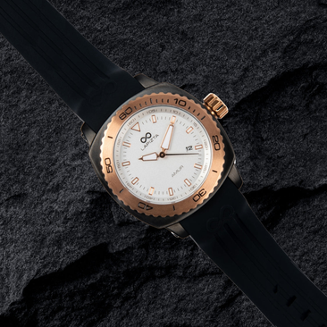 AMUR | Timeless Femininity